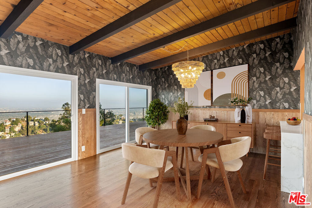 2065 Kew Drive Property Photo 4