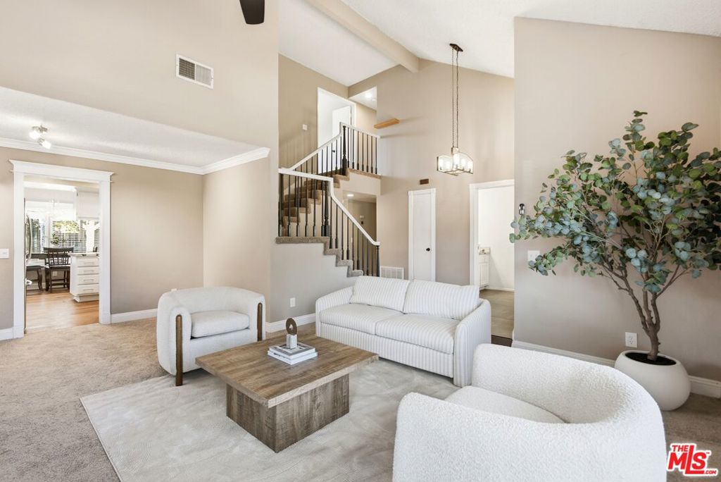 1629 Centre Court Property Photo 7