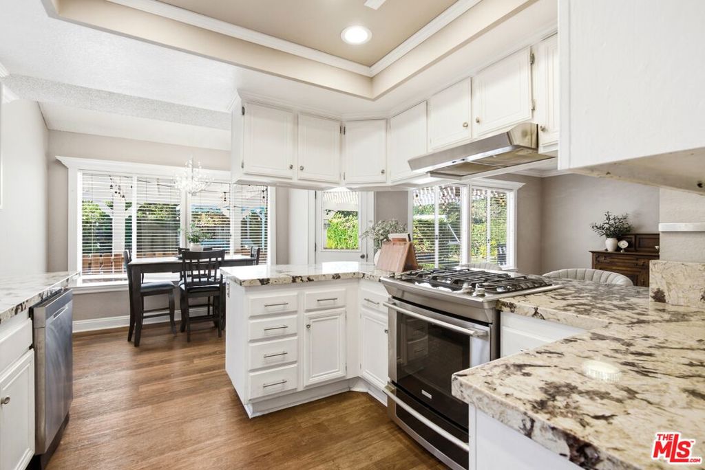 1629 Centre Court Property Photo 10