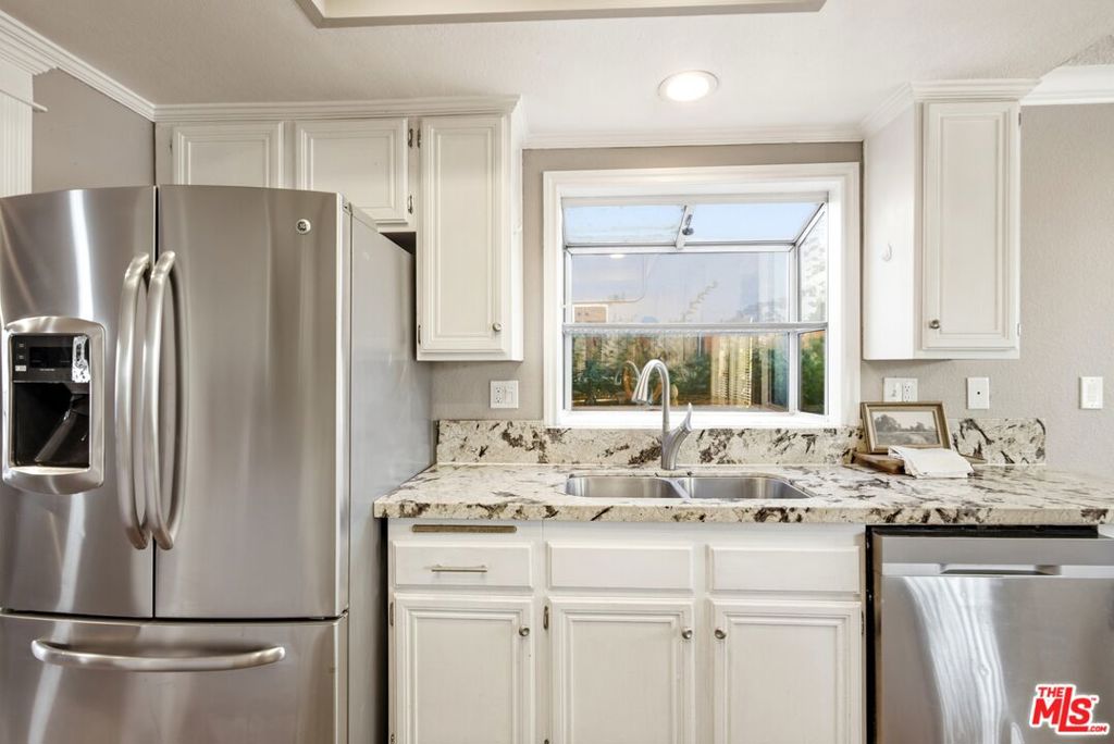 1629 Centre Court Property Photo 11