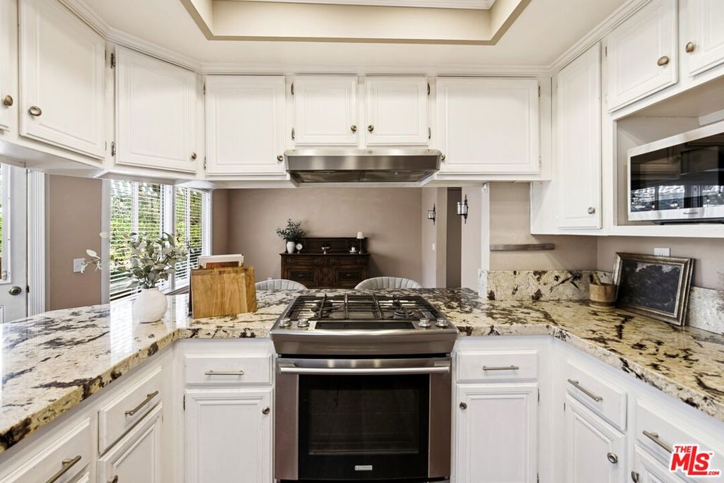1629 Centre Court Property Photo 12