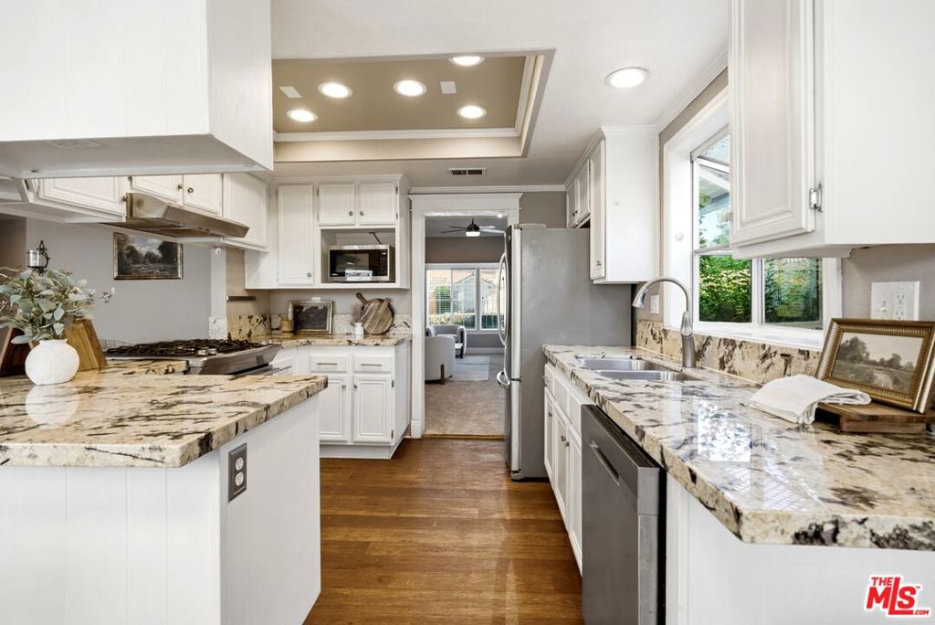 1629 Centre Court Property Photo 13