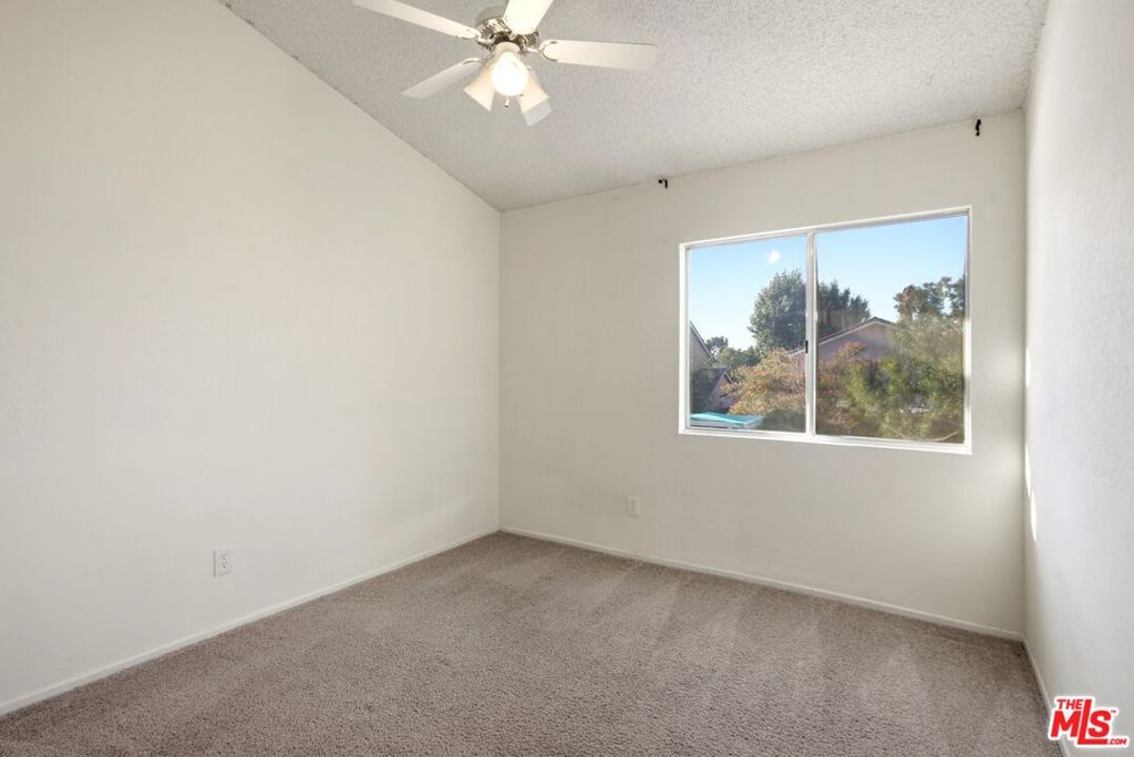 1629 Centre Court Property Photo 27