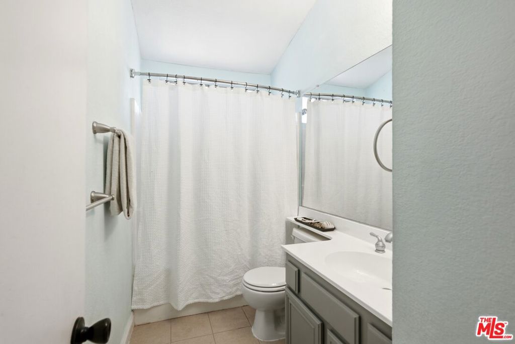 1629 Centre Court Property Photo 28