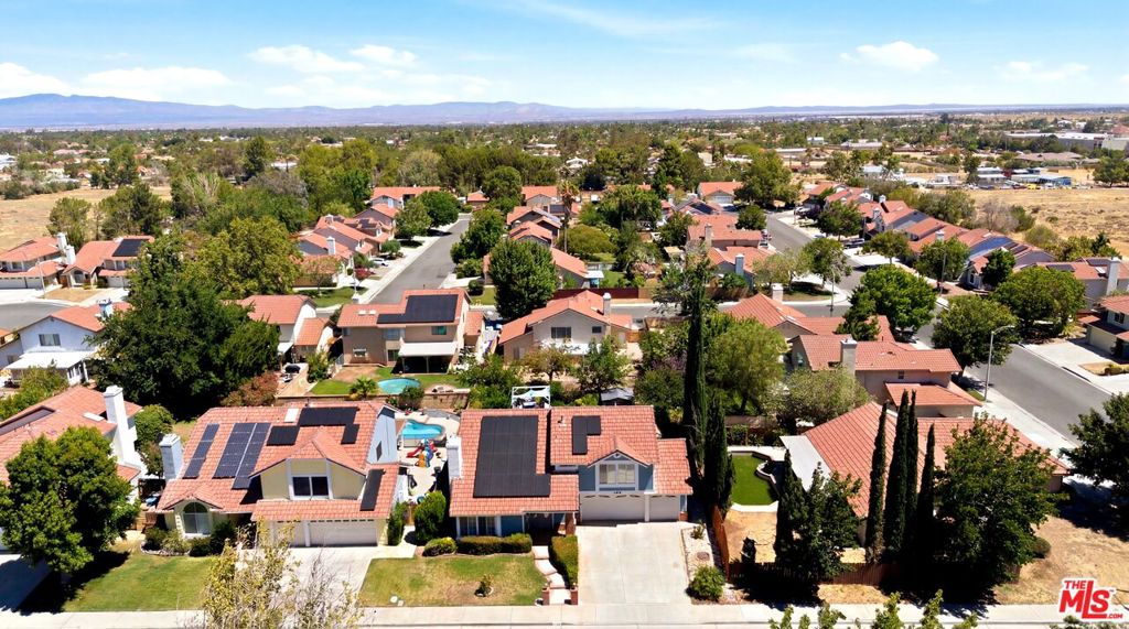1629 Centre Court Property Photo 35