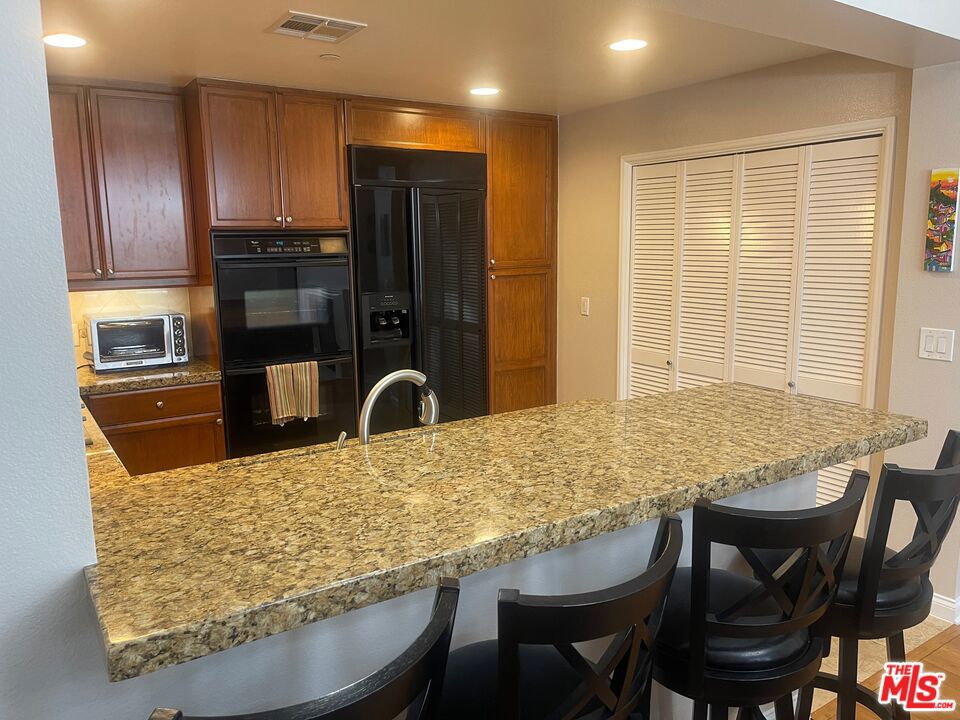 5625 Crescent Parkway 106 Property Photo 9