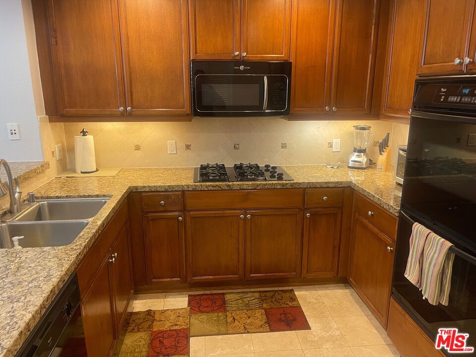 5625 Crescent Parkway 106 Property Photo 10