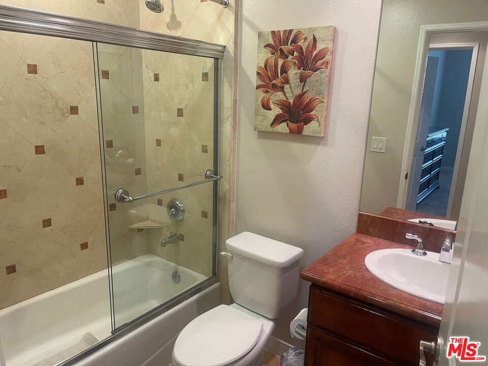 5625 Crescent Parkway 106 Property Photo 11