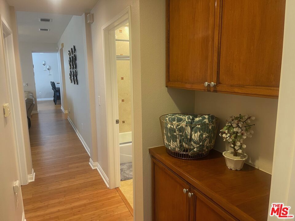 5625 Crescent Parkway 106 Property Photo 13