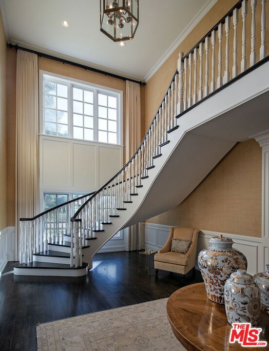 655 N Faring Road Property Photo 4