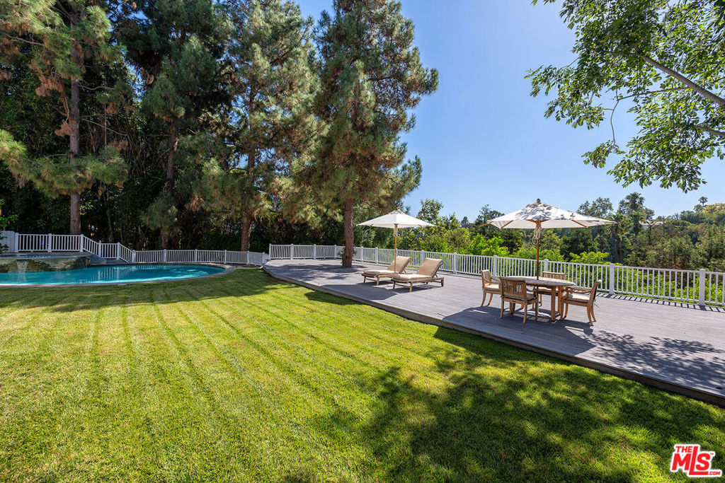 655 N Faring Road Property Photo 17