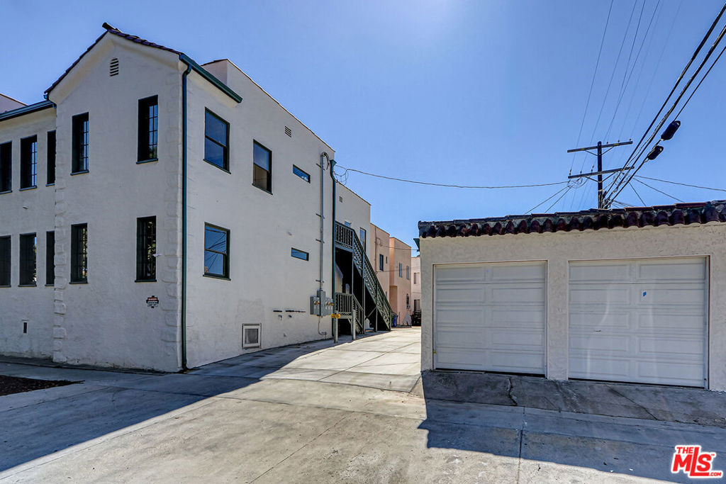 1803 S Sycamore Avenue Property Photo 31