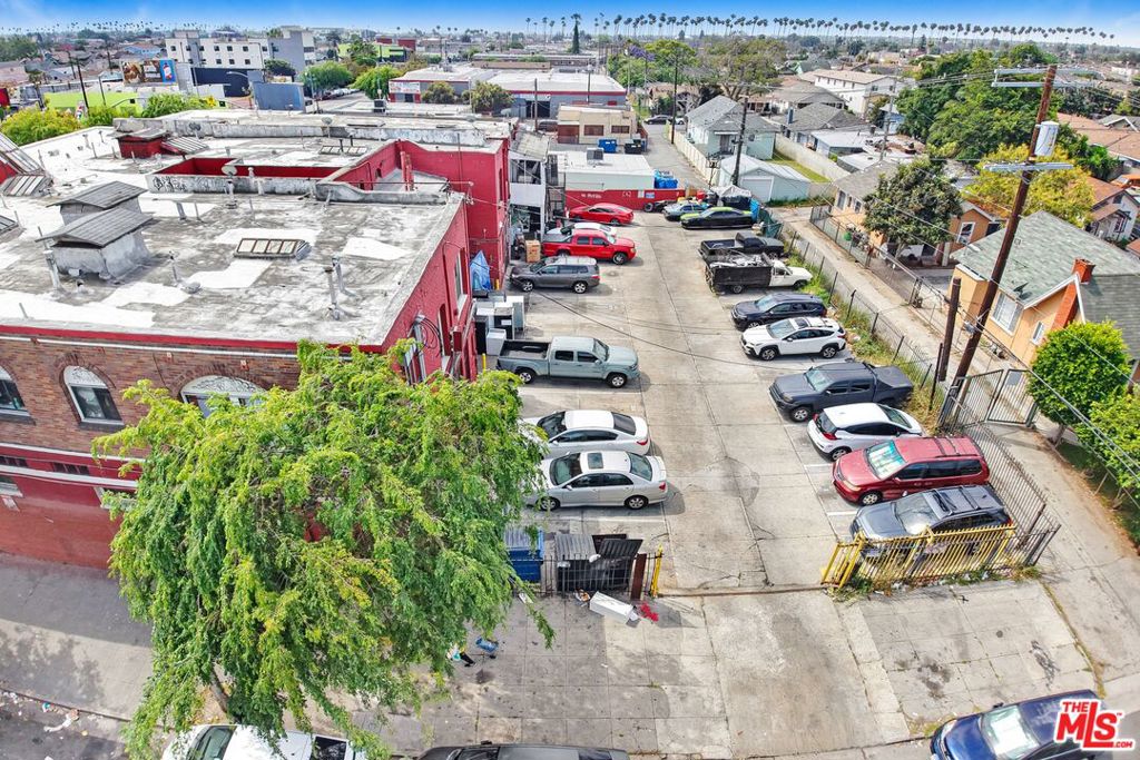 5161 S Vermont Avenue Property Photo 8