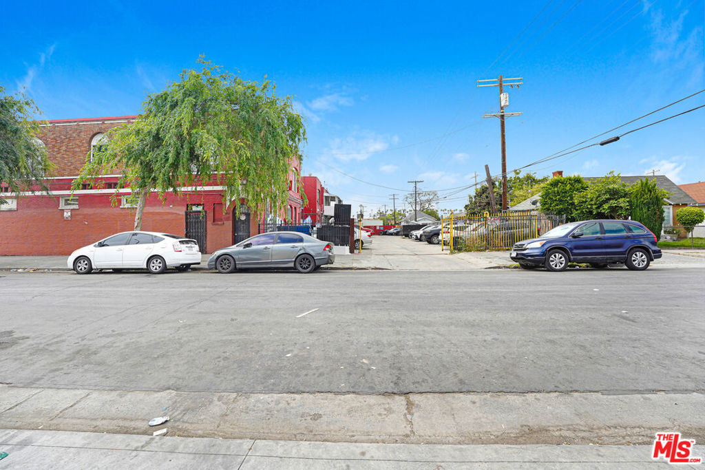 5161 S Vermont Avenue Property Photo 15