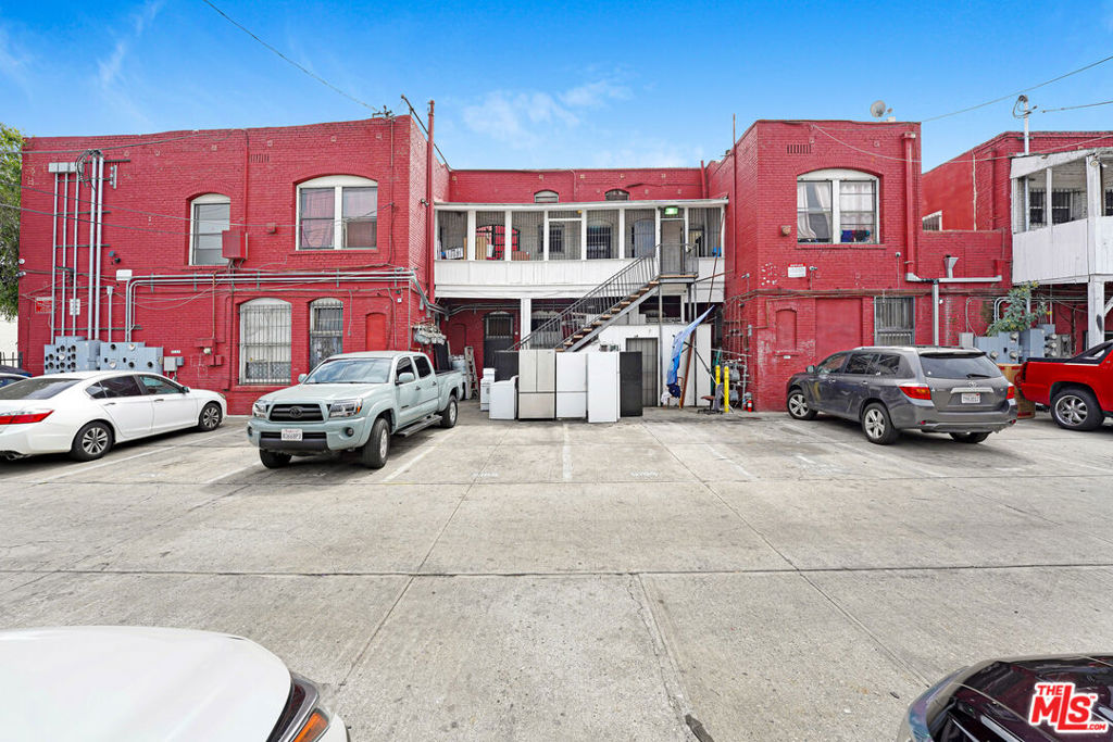 5161 S Vermont Avenue Property Photo 17