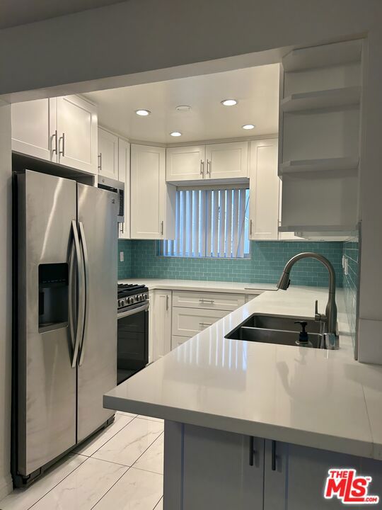2452 Chelsea Place E Property Photo 4
