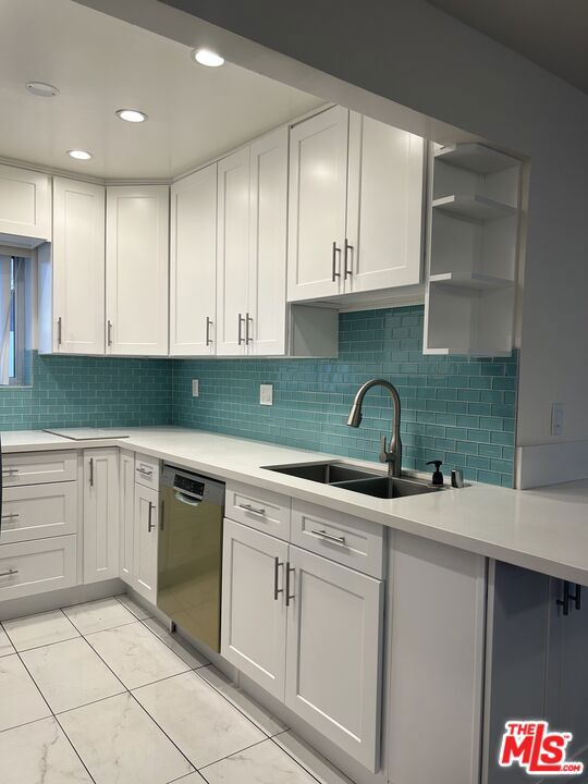2452 Chelsea Place E Property Photo 5