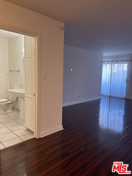 2452 Chelsea Place E Property Photo 6