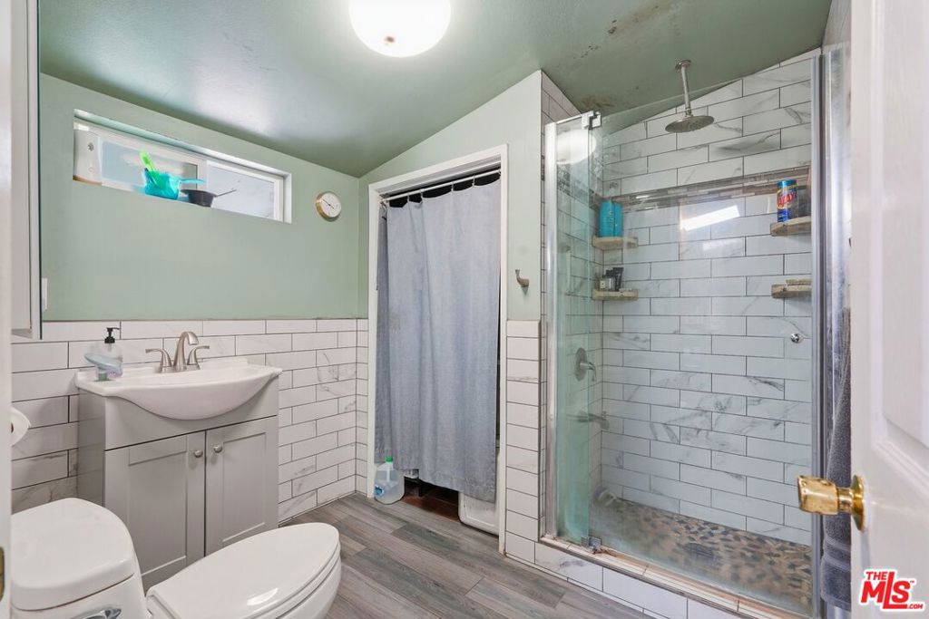 2754 Knox Avenue Property Photo 14