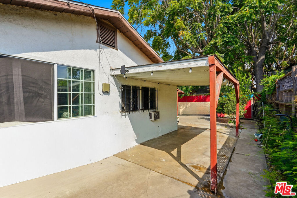 2754 Knox Avenue Property Photo 16