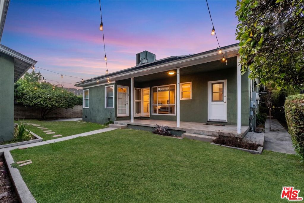12430 Cumpston Street Property Photo 32