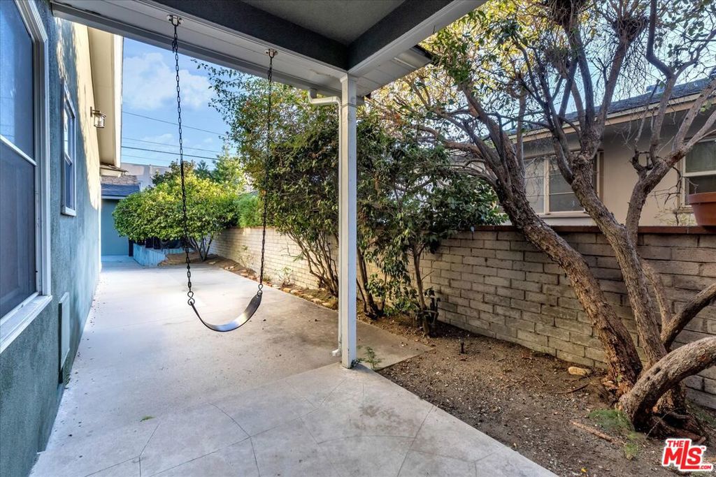 12430 Cumpston Street Property Photo 39