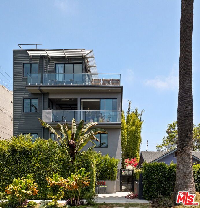2414 Penmar Avenue Property Photo 1