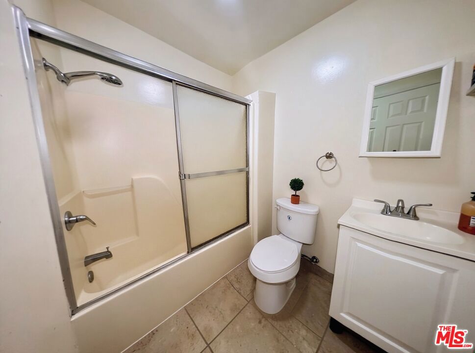 4343 W 4th Street F Property Photo 7