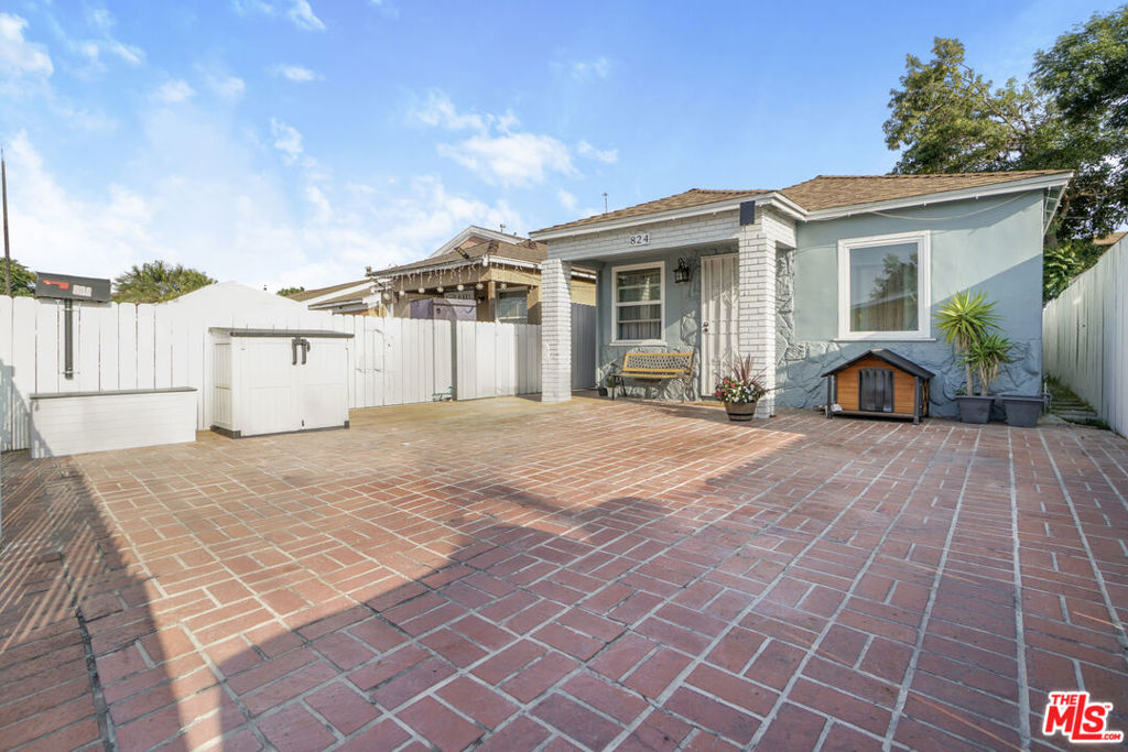 824 W Palmer Street Property Photo 6