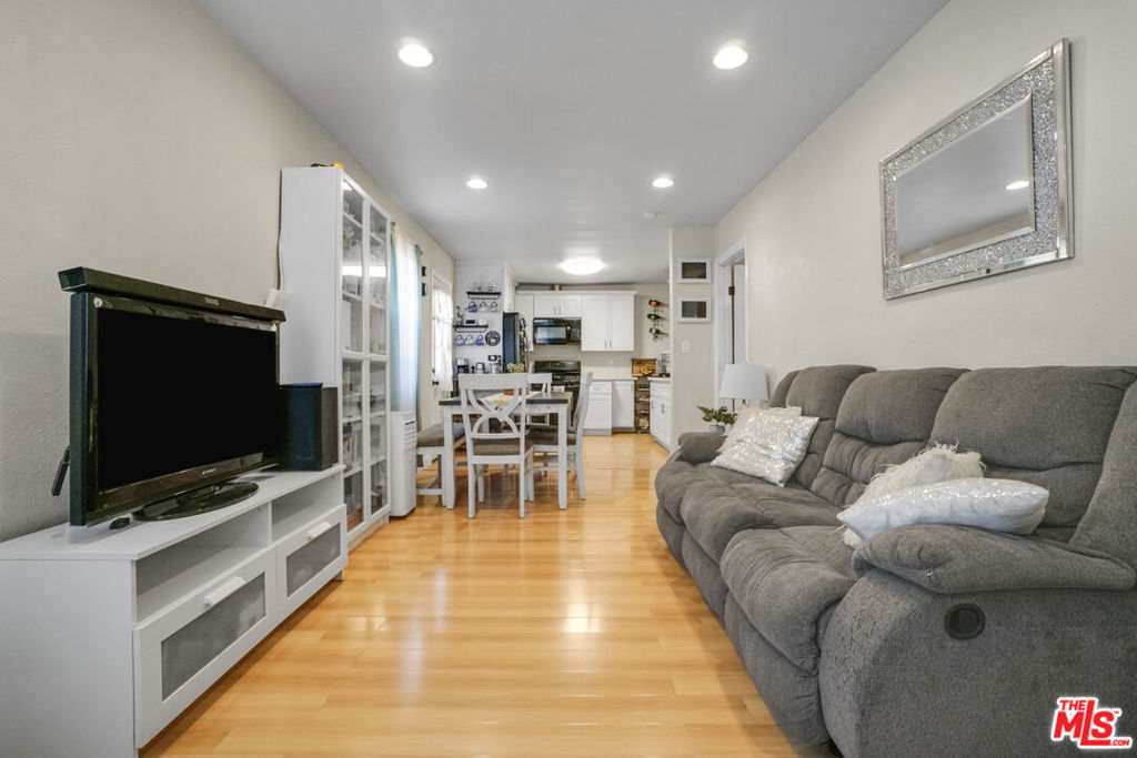 824 W Palmer Street Property Photo 8