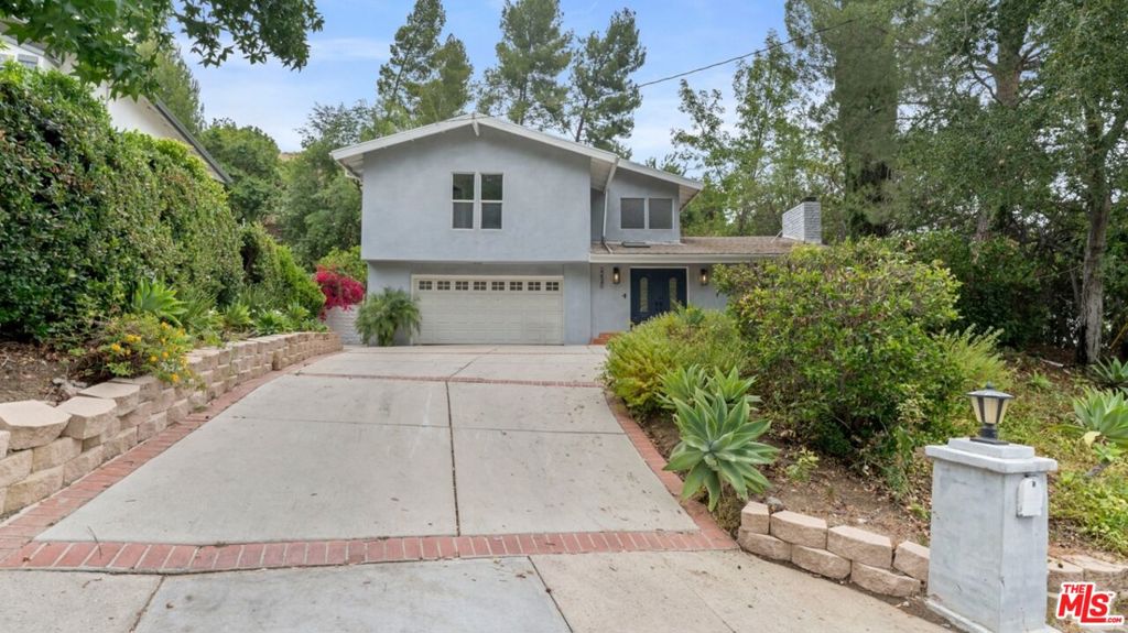 22540 Margarita Drive Property Photo 2