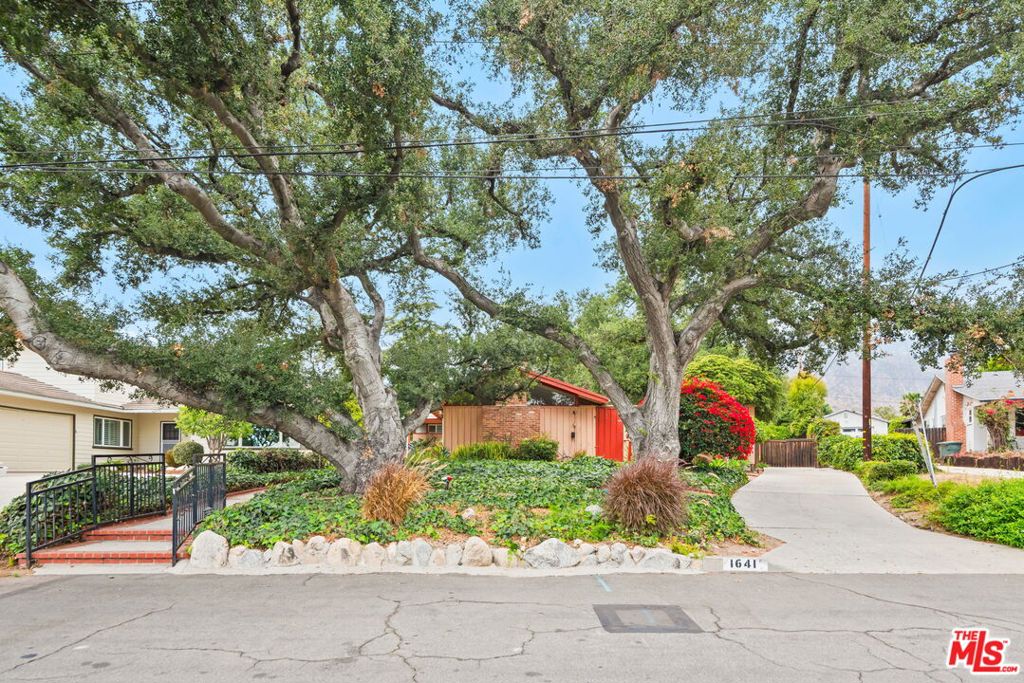 1641 Morada Place Property Photo 3