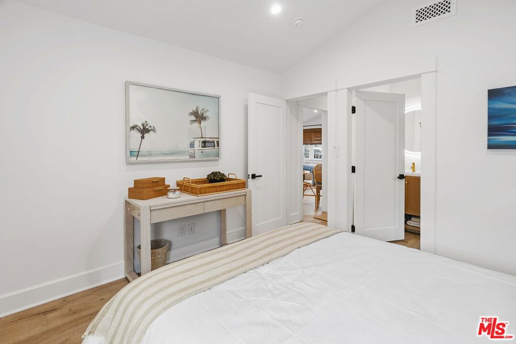 204 S Broadway Property Photo 13