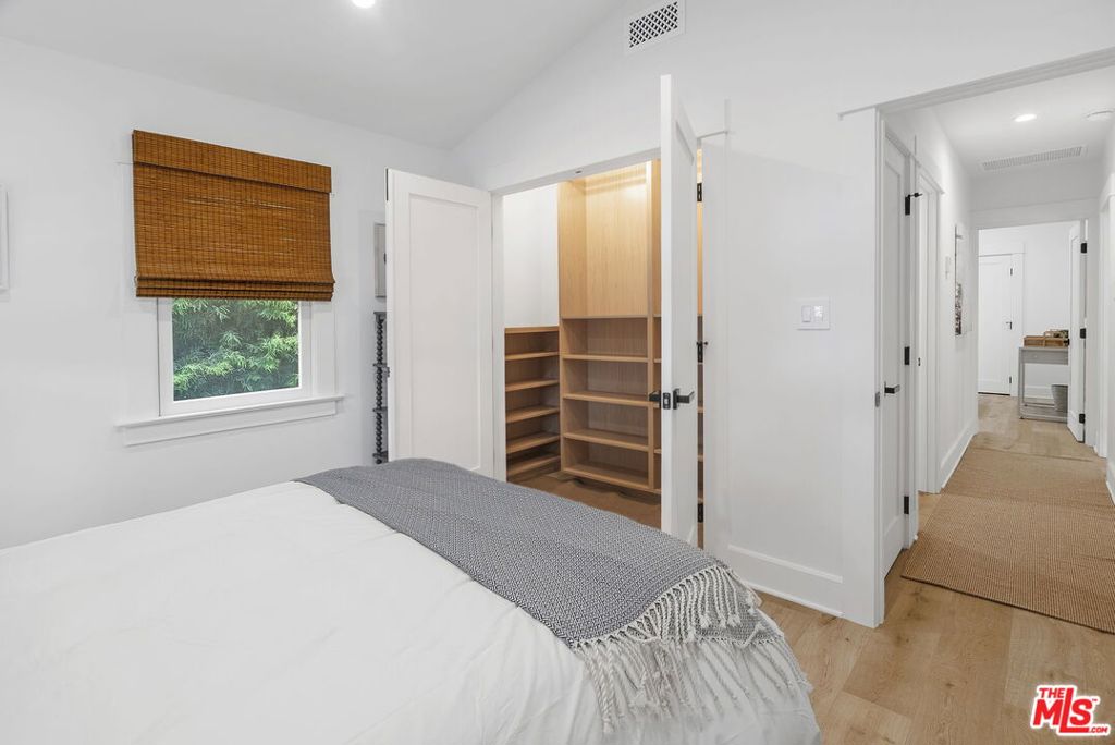 204 S Broadway Property Photo 19