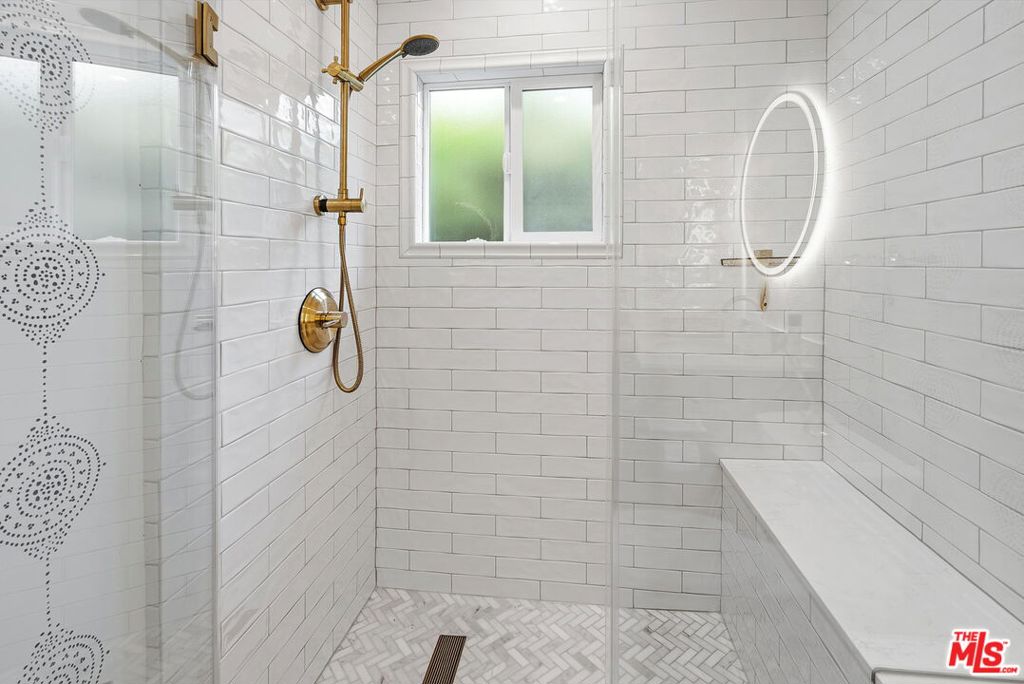 204 S Broadway Property Photo 23
