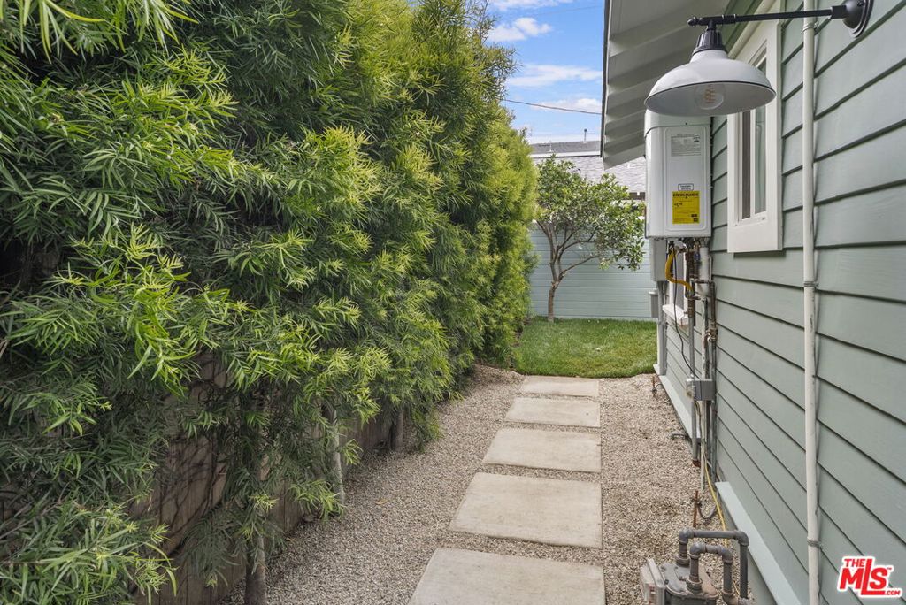204 S Broadway Property Photo 31