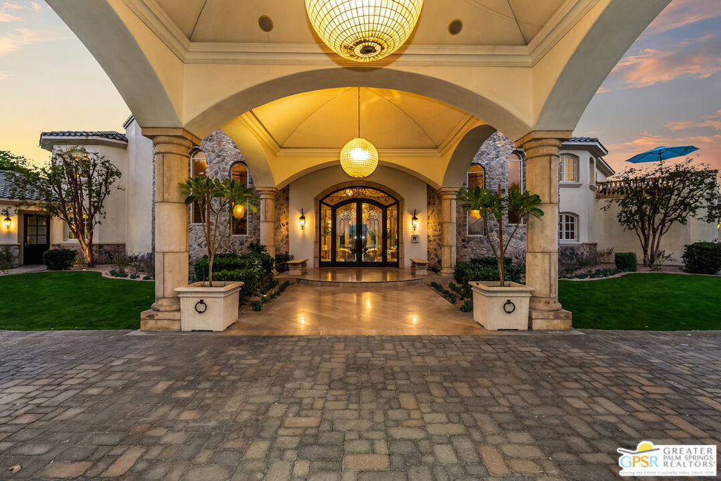 1 Saint Petersburg Court Property Photo 16