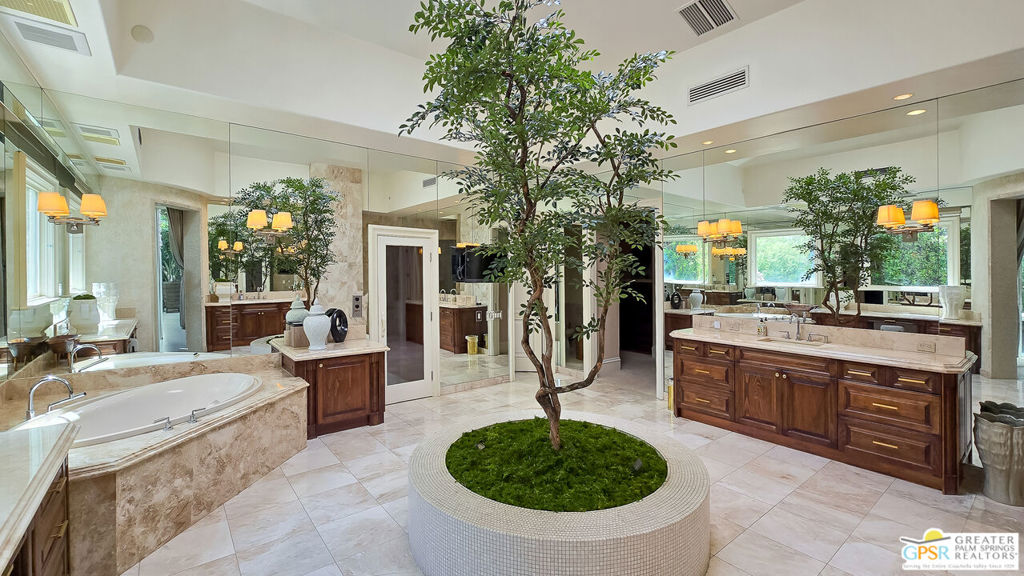 1 Saint Petersburg Court Property Photo 43