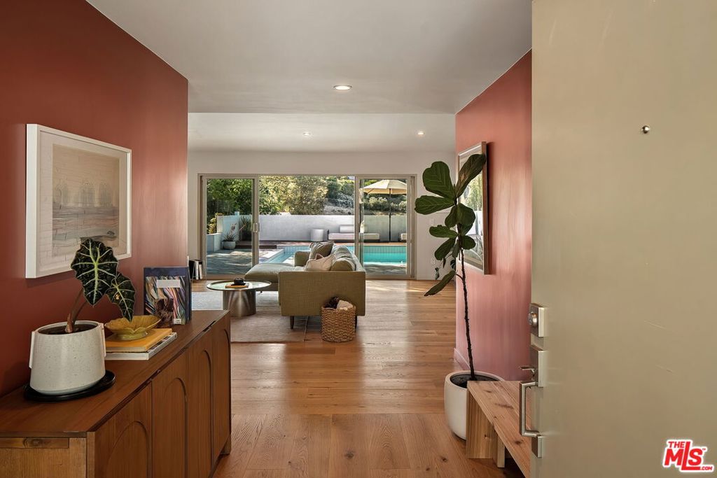 23811 Berdon Street Property Photo 4
