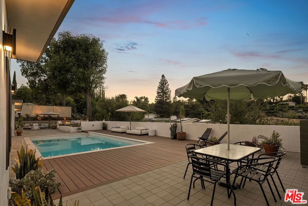 23811 Berdon Street Property Photo 45