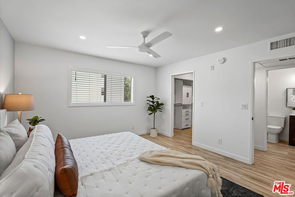 11230 Peach Grove Street 208 Property Photo 18