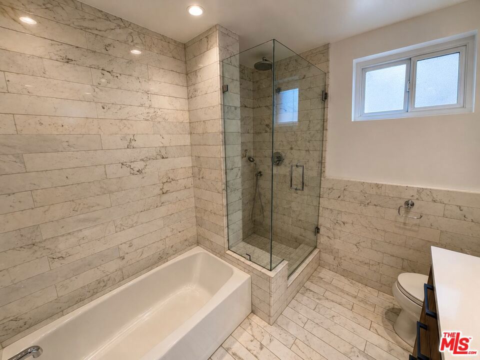 1525 N Hayworth Avenue 107 Property Photo 27