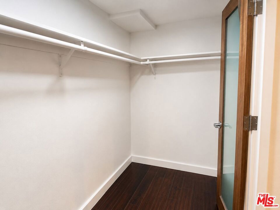 1525 N Hayworth Avenue 107 Property Photo 30