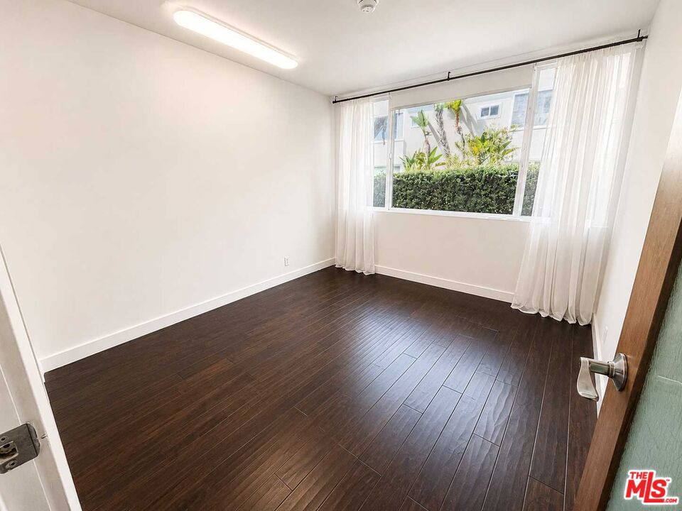 1525 N Hayworth Avenue 107 Property Photo 33