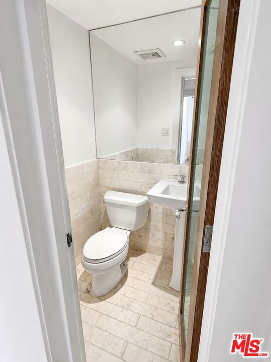 1525 N Hayworth Avenue 107 Property Photo 35