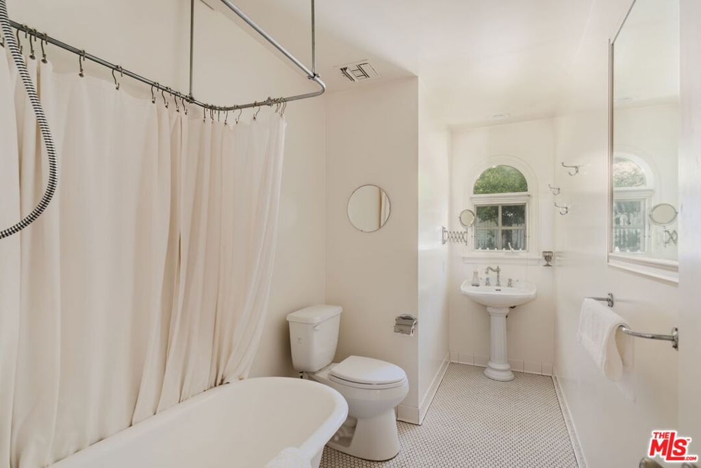 1520 Bonnell Drive Property Photo 49