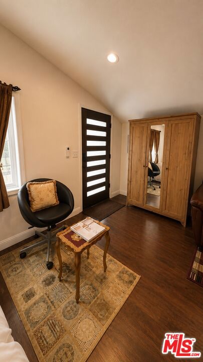 5240 Buffalo Property Photo 4