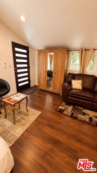 5240 Buffalo Property Photo 5