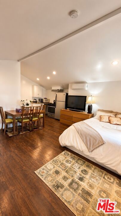 5240 Buffalo Property Photo 10