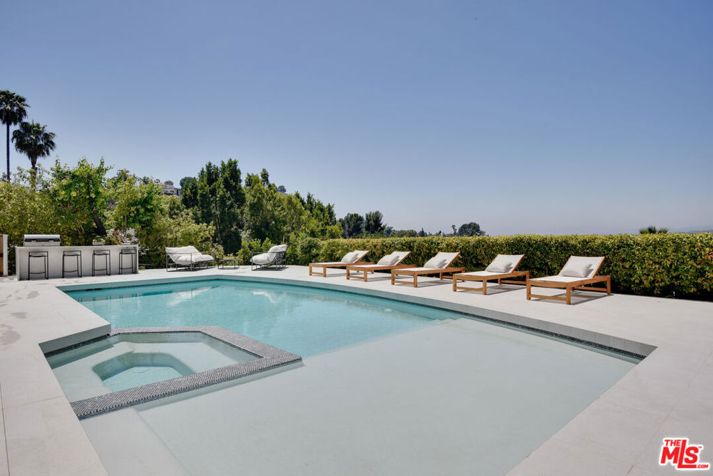 8908 Alto Cedro Drive Property Photo 1